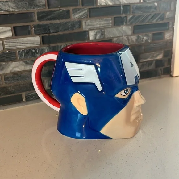 Captain America Mug - Picture 2 of 4